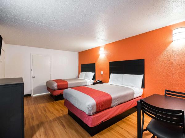 Motel 6-Houston, TX - Brookhollow : photo 4 de la chambre chambre quadruple - accessible aux personnes à mobilité réduite - non-fumeurs