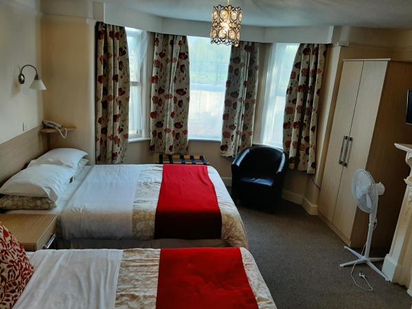 The Sportsview Guest House : photo 7 de la chambre chambre familiale pour 3 personnes