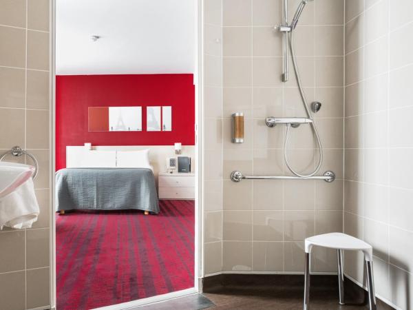 Hotel Le Richemont : photo 1 de la chambre chambre lit queen-size - accessible aux personnes à mobilité réduite