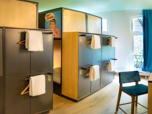 Sparks Hostel : photo 3 de la chambre lit superposé dans dortoir pour femmes de 8 lits 
