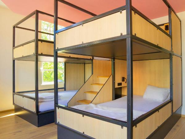 Sparks Hostel : photo 4 de la chambre chambre quadruple confort