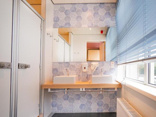 Sparks Hostel : photo 4 de la chambre lit dans dortoir mixte de 12 lits