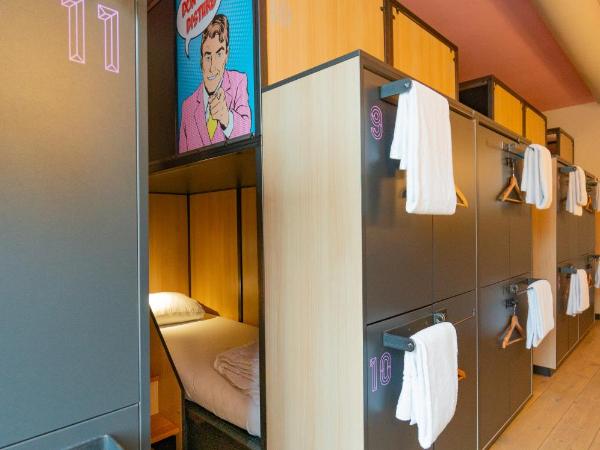 Sparks Hostel : photo 6 de la chambre lit dans dortoir mixte de 12 lits