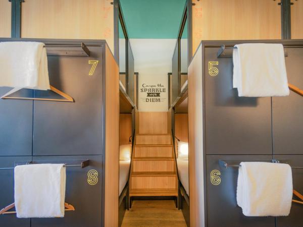 Sparks Hostel : photo 3 de la chambre lit dans dortoir mixte de 12 lits