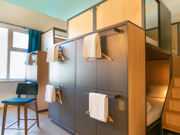 Sparks Hostel : photo 2 de la chambre lit dans dortoir mixte de 12 lits
