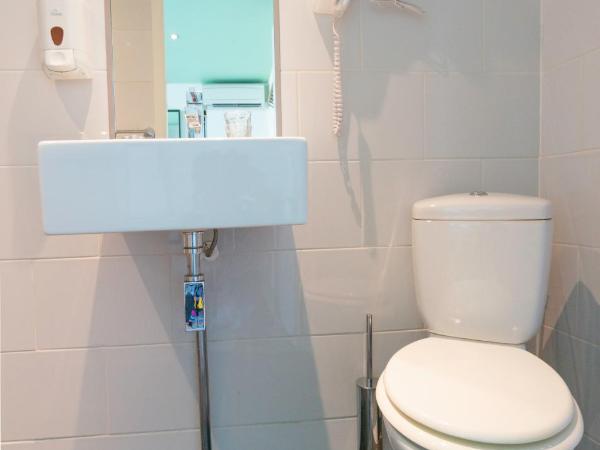 Sparks Hostel : photo 2 de la chambre dortoir double