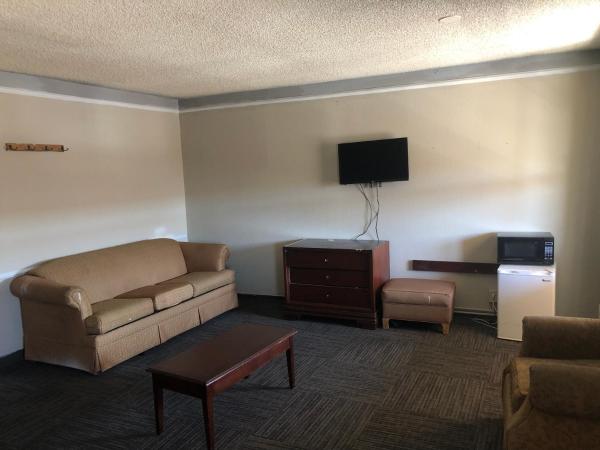 Americas Best Value Inn Denver : photo 4 de la chambre suite lit king-size - non-fumeurs