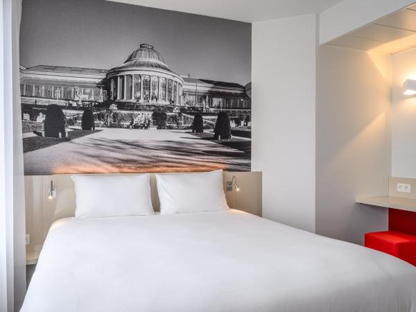 B&B HOTEL Brussels Centre Gare du Midi : photo 7 de la chambre chambre double - accessible aux personnes à mobilité réduite 