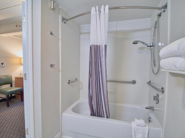 La Quinta by Wyndham Orlando I Drive/Conv Center : photo 5 de la chambre chambre lit king-size avec baignoire - accessible aux personnes à mobilité réduite/malentendantes - non-fumeurs