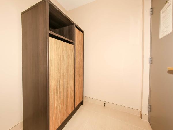 Howard Johnson by Wyndham Winnipeg West : photo 7 de la chambre chambre affaires avec 2 lits queen-size - 2ème Étage/non-fumeurs