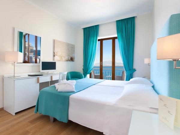 Hotel Regina : photo 3 de la chambre chambre double ou lits jumeaux - vue sur mer