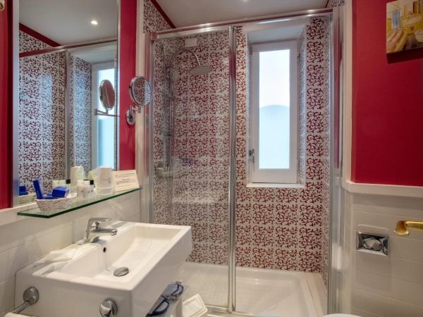 Hotel Regina : photo 6 de la chambre chambre double deluxe avec 2 balcons