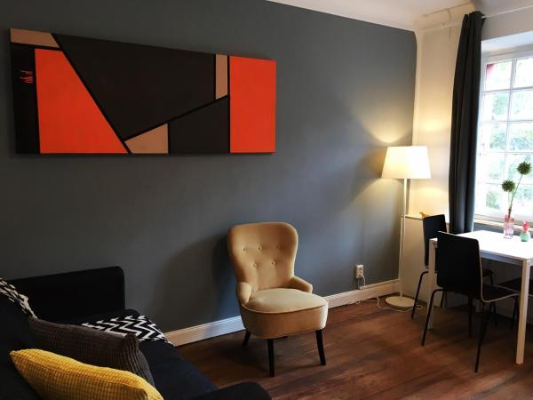 The red house : photo 1 de la chambre chambre quadruple avec salle de bains commune