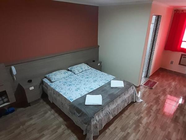 Charlott Hotel : photo 5 de la chambre grande chambre double 