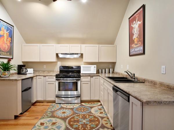 Maison Perrier Bed & Breakfast : photo 6 de la chambre chambre supérieure lit queen-size