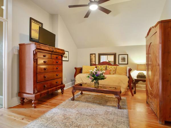 Maison Perrier Bed & Breakfast : photo 4 de la chambre chambre supérieure lit queen-size