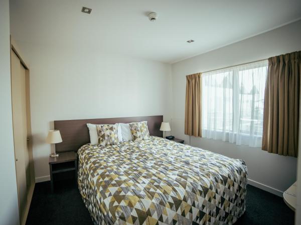 Airport Delta Motel : photo 7 de la chambre suite 1 chambre avec baignoire spa