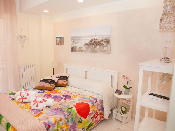 b&b Napoli Capitale : photo 1 de la chambre chambre double avec salle de bains privative