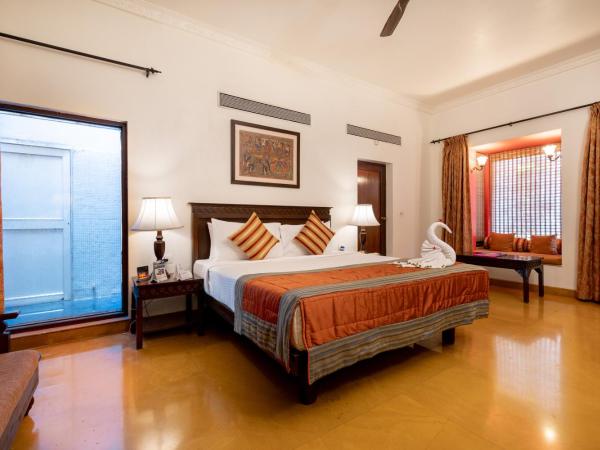 Fort JadhavGADH -A GADH Heritage Hotel : photo 2 de la chambre varsha suite - premium rain shower room