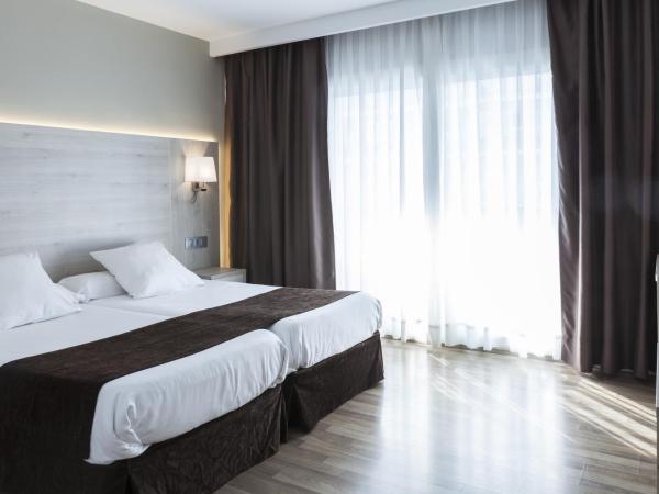 Hotel Helios Lloret : photo 1 de la chambre chambre double ou lits jumeaux