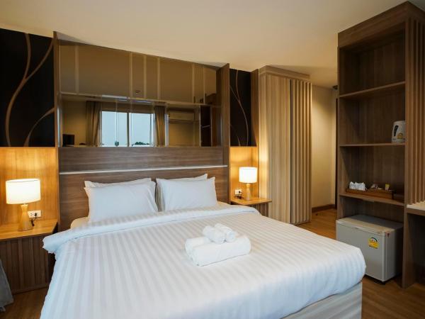 Nantra Chiangmai Riverfront Hotel : photo 2 de la chambre chambre double - vue sur rue