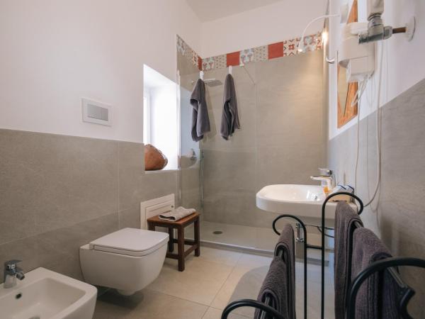 Boutique B&B Vintage : photo 8 de la chambre chambre double avec balcon