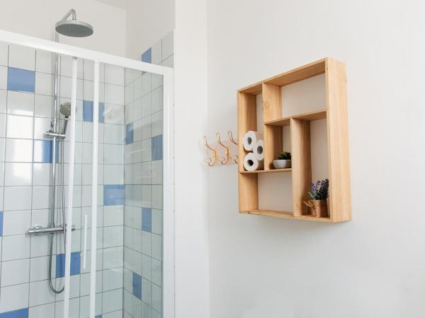 Maison d'hôtes La Poterne : photo 3 de la chambre chambre double - vue sur jardin