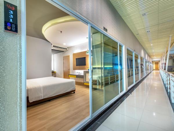 Qiu Hotel Sukhumvit SHA Plus : photo 8 de la chambre chambre double de luxe - sans fenêtre