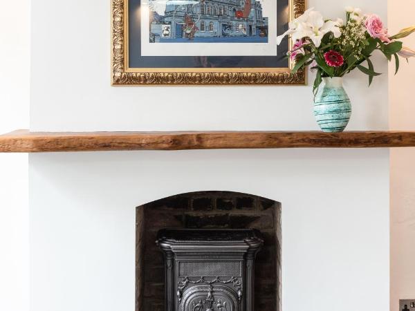 144 Lower Cheltenham Place : photo 5 de la chambre chambre double avec salle de bains commune