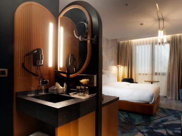 Mercure Istanbul Bakirkoy : photo 5 de la chambre chambre double supérieure avec accès au spa - vue sur jardin