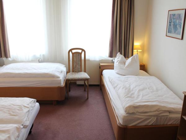 Adler Hotel Dresden : photo 4 de la chambre chambre triple