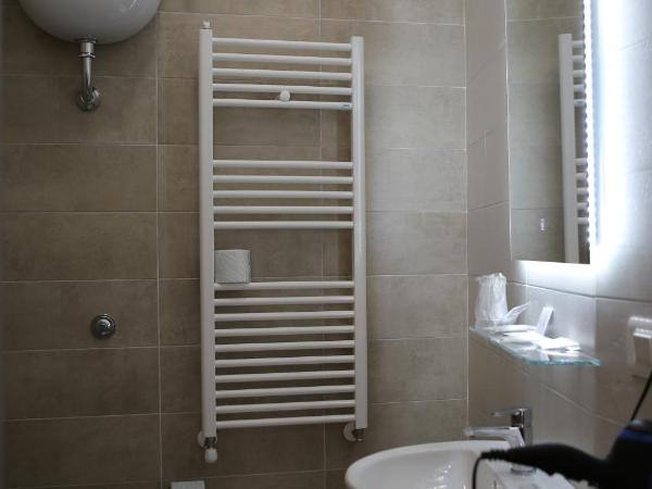 Le Corti del Re : photo 5 de la chambre chambre double ou lits jumeaux supérieure avec vue sur ville