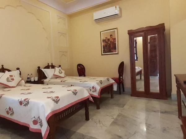 Raj Rajeshwari Haveli : photo 1 de la chambre chambre lit queen-size 