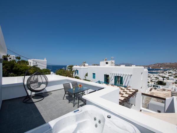 Zannis Hotel : photo 1 de la chambre suite supérieure avec jacuzzi extérieur - vue sur mer