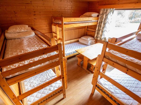 Motelli Rovaniemi : photo 3 de la chambre chambre triple avec salle de bains commune