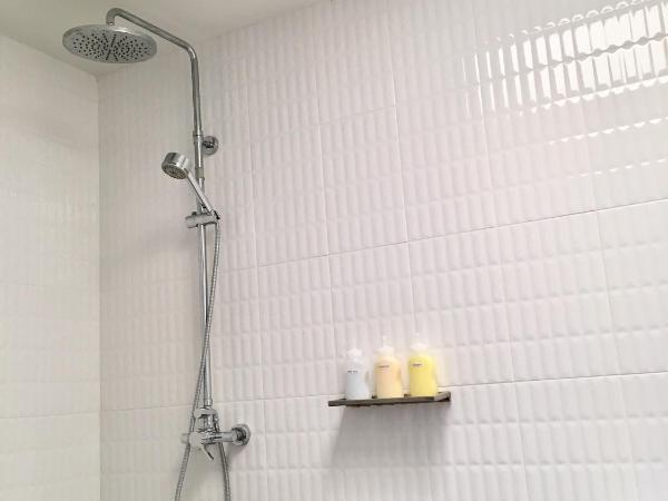 PierView Rooms : photo 5 de la chambre chambre double avec balcon - vue sur mer