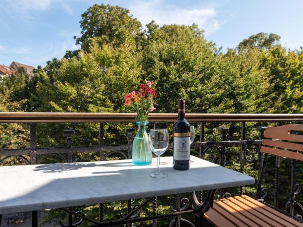 Newton Boutique Hotel Residences - Brussels EU Area : photo 5 de la chambre appartement avec balcon