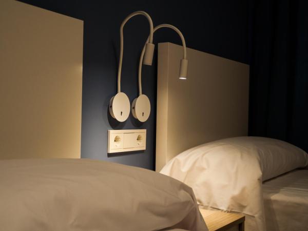 Hostal Mónaco : photo 1 de la chambre chambre simple avec salle de bains privative