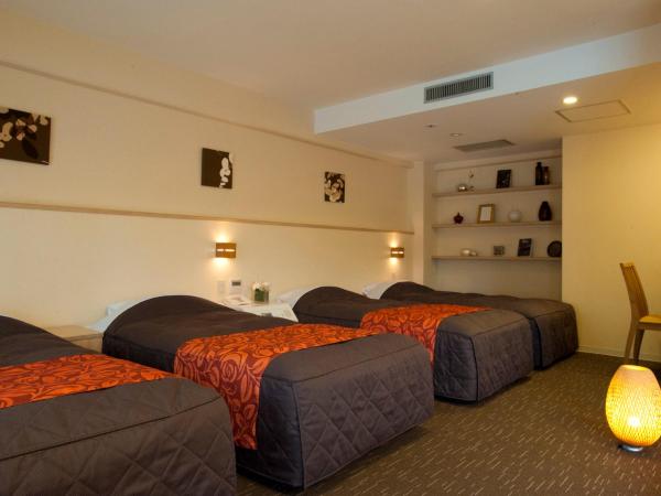 Maple Arima : photo 5 de la chambre chambre familiale avec espace tatami et salle de bains commune