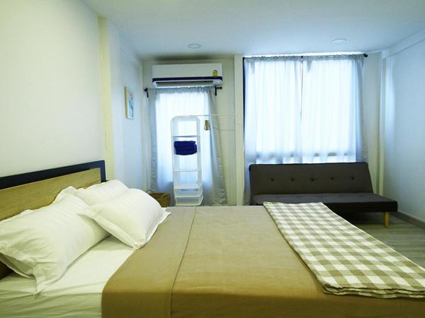 398 HOSTEL : photo 5 de la chambre chambre double deluxe avec lit d'appoint