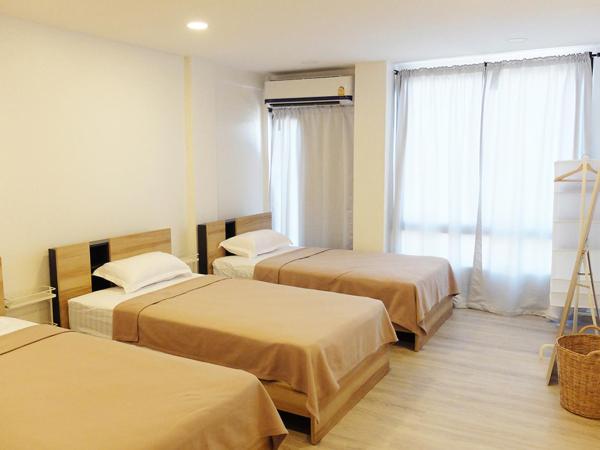 398 HOSTEL : photo 2 de la chambre chambre triple avec salle de bains privative