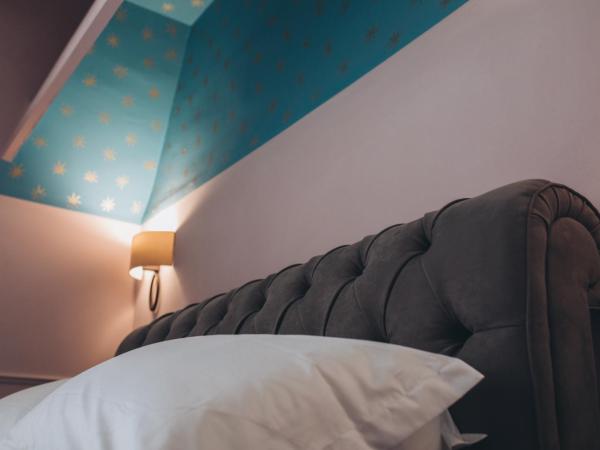 Gregorini Bingham Art Luxury Suites : photo 3 de la chambre suite lit king-size