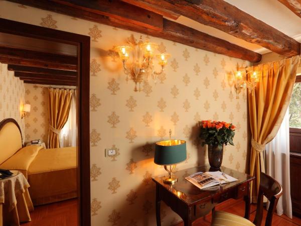 Hotel Palazzo Stern : photo 2 de la chambre suite