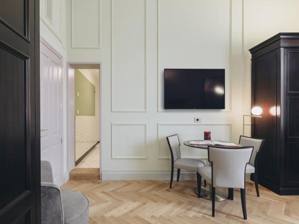 Gregorini Bingham Art Luxury Suites : photo 5 de la chambre suite supérieure lit king-size