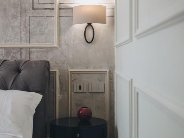 Gregorini Bingham Art Luxury Suites : photo 6 de la chambre suite deluxe avec lit king-size