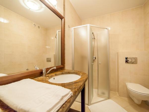 Olymp II : photo 1 de la chambre chambre lits jumeaux avec balcon