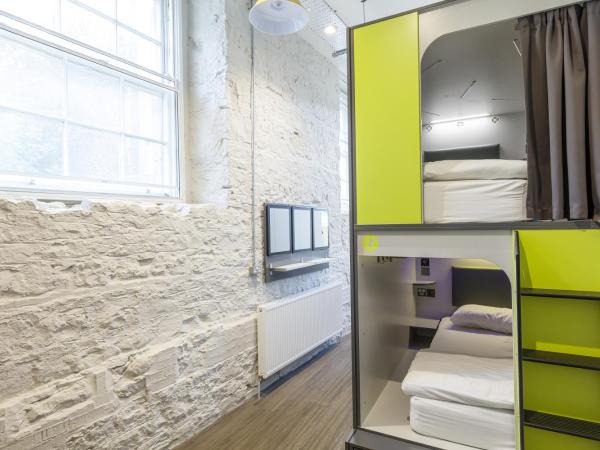 Kick Ass Grassmarket (18+) : photo 1 de la chambre lit capsule dans dortoir mixte de 8 lits