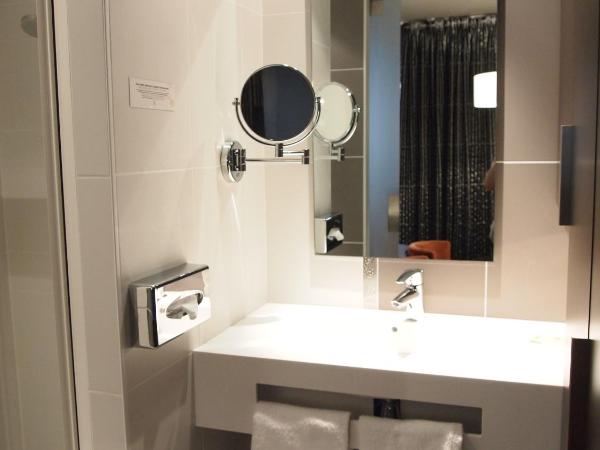 Logis Hôtel Restaurant Au Cerf d'Or : photo 6 de la chambre chambre double ou lits jumeaux standard