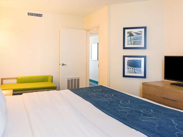 Comfort Suites Beachfront : photo 3 de la chambre suite lit king-size – non-fumeurs