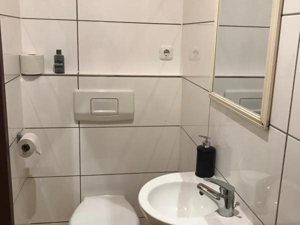 Viktoria : photo 1 de la chambre chambre double avec salle de bains privative